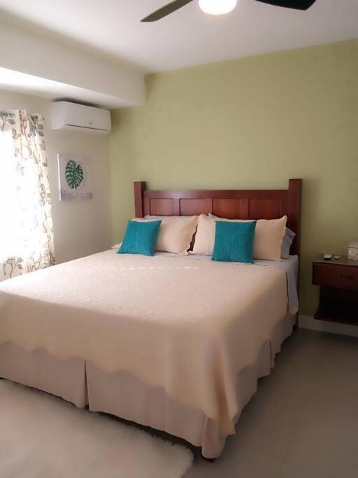 Jamaica Reggae Villa Lucea Exteriör bild