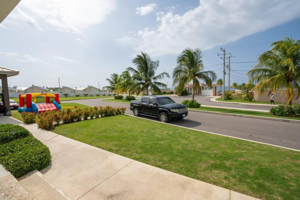 Jamaica Reggae Villa Lucea Exteriör bild